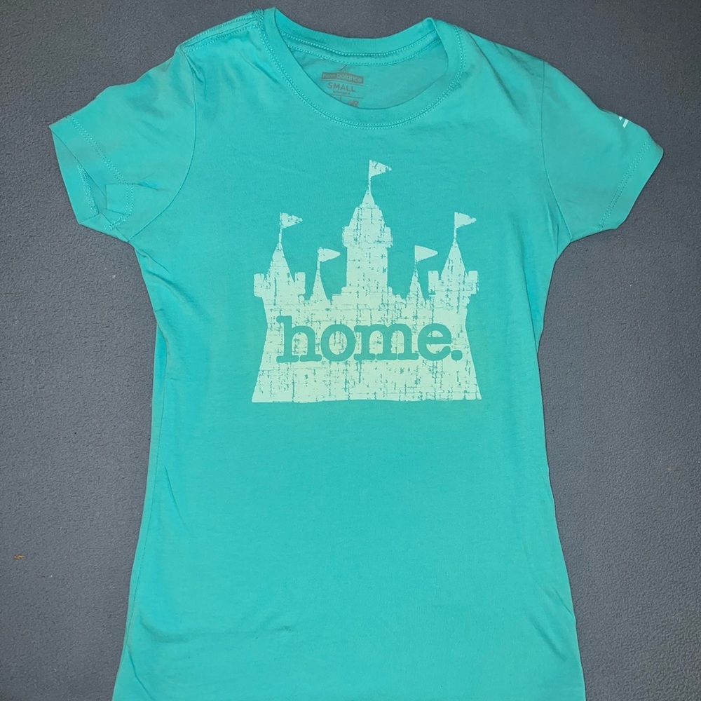 EUC New Balance Castle “HOME” tee